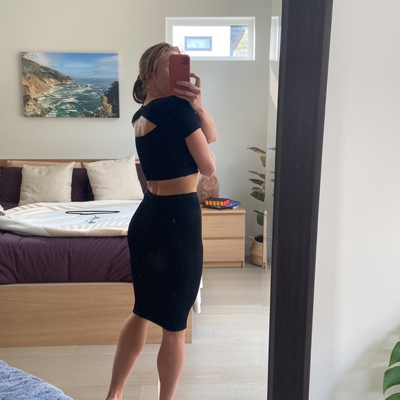 Ribbed black matching crop & long skirt outfit - Picture 2 of 8